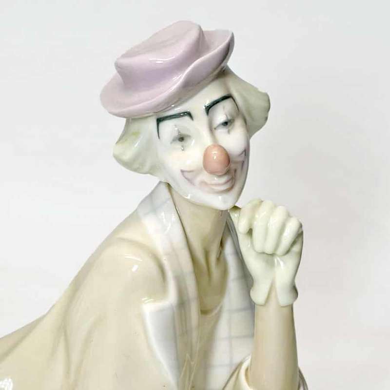 Lladro  Lying Down Clown With Beach Ball 4618