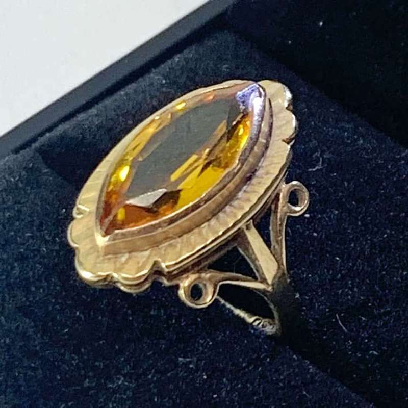 9ct Gold Topaz Ring