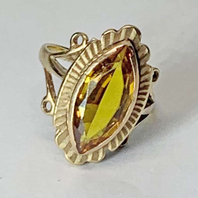 9ct Gold Topaz Ring