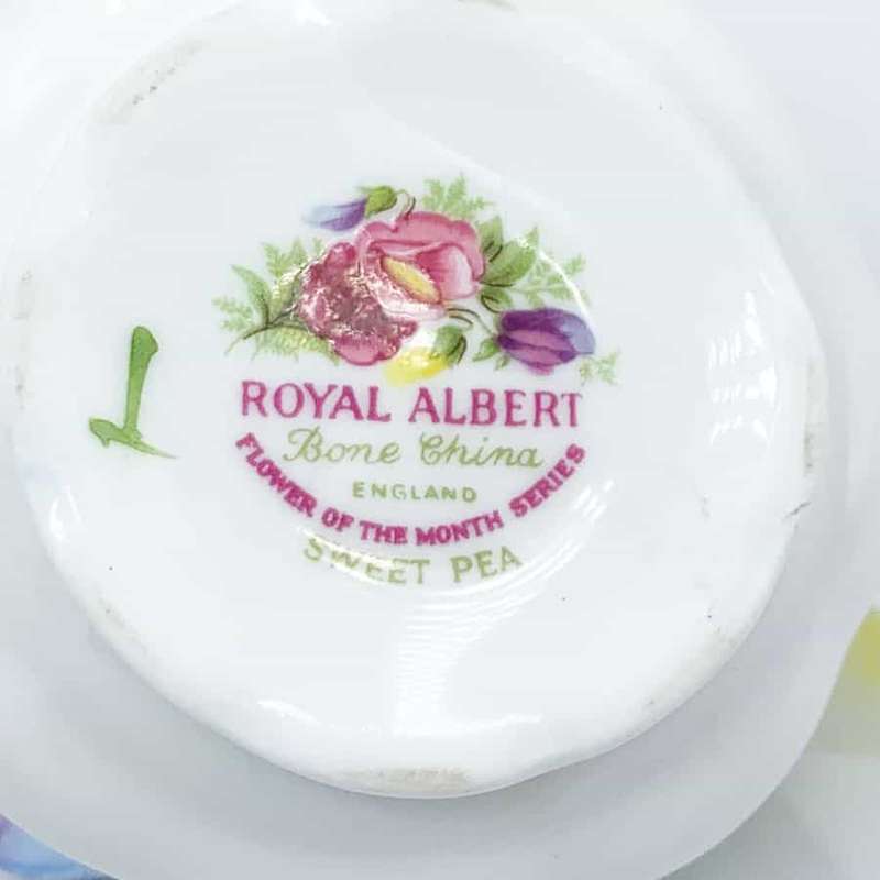 Royal Albert Flower Of The Month Posy April