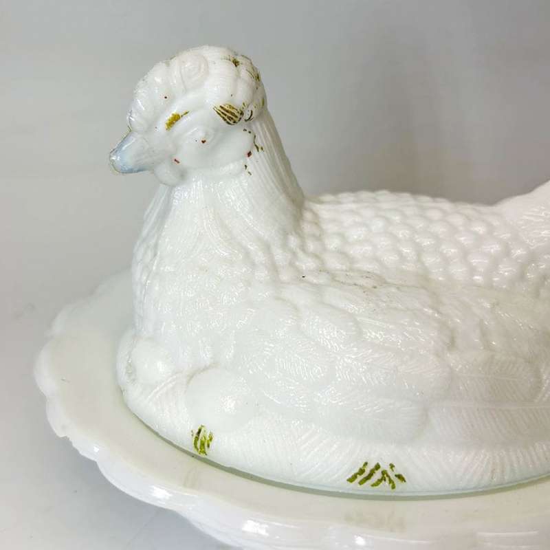 White Indiana Glass Milk Glass Hen On Nest C1940