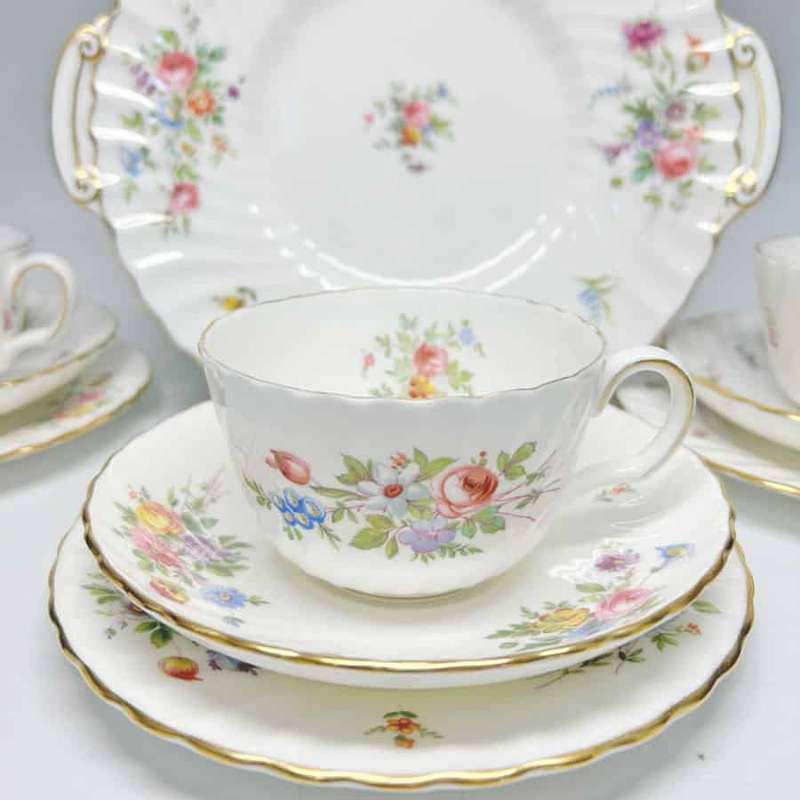Minton Marlow 21 Piece Tea Set