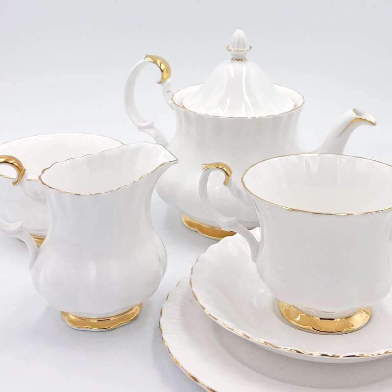 Royal Albert Bachelor Tea Set Val Dor