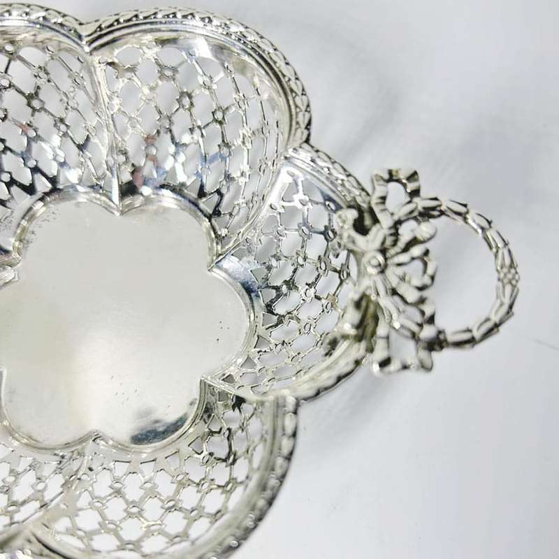 Hallmarked Silver Birmingham 1910 Pierced Bon Bon