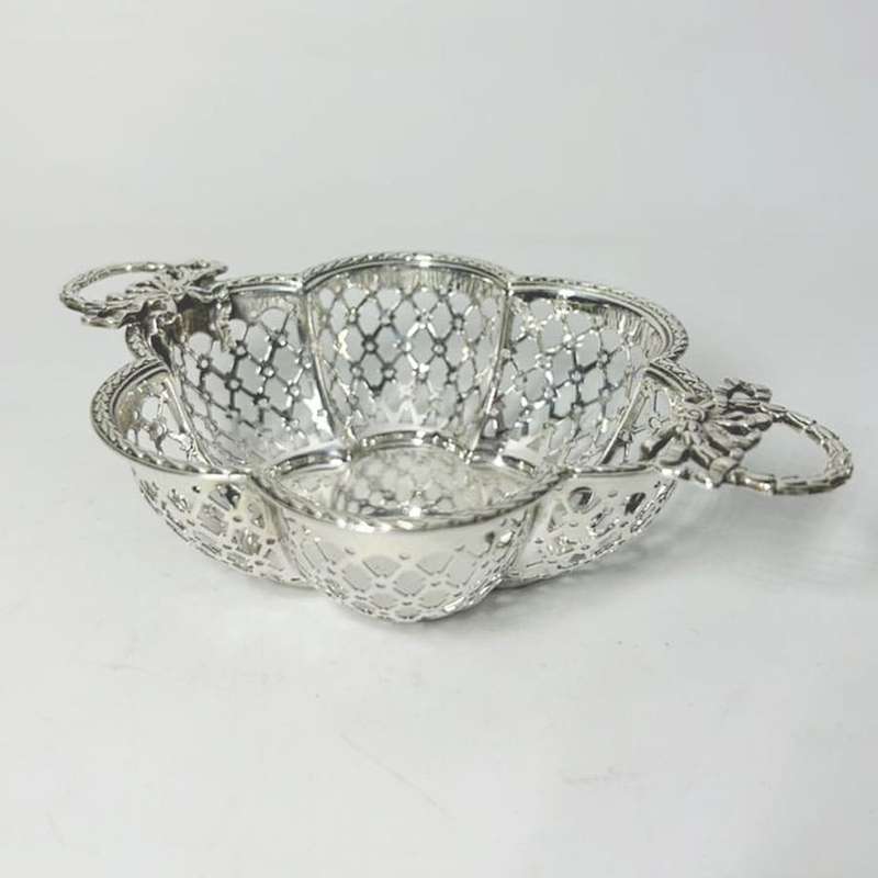 Hallmarked Silver Birmingham 1910 Pierced Bon Bon