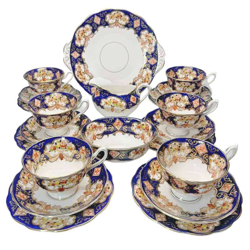 Royal Albert Heirloom Pattern 21 Piece Tea Set