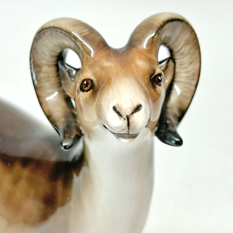 Royal Doulton Figurine Mountain Sheep HN2661