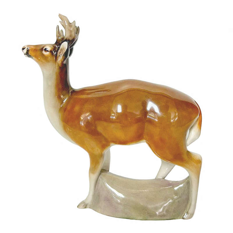 Royal Doulton Figurine White Tailed Deer HN2658