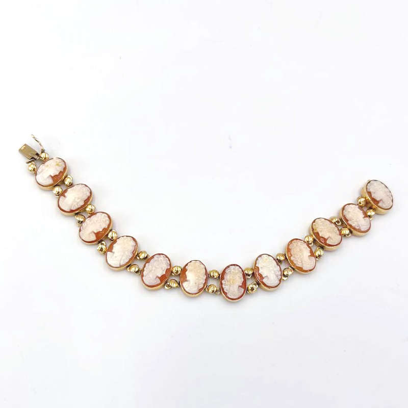 Cameo Conch Shell 14Carat Gold Bracelet