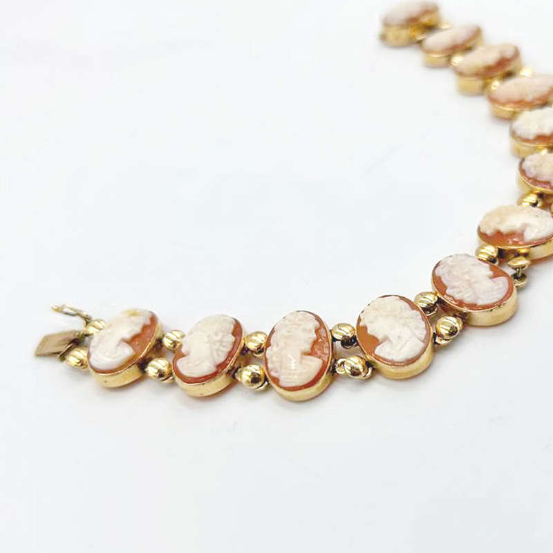 Cameo Conch Shell 14Carat Gold Bracelet