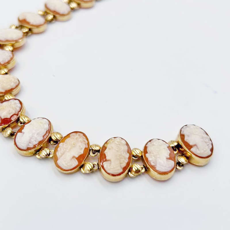 Cameo Conch Shell 14Carat Gold Bracelet