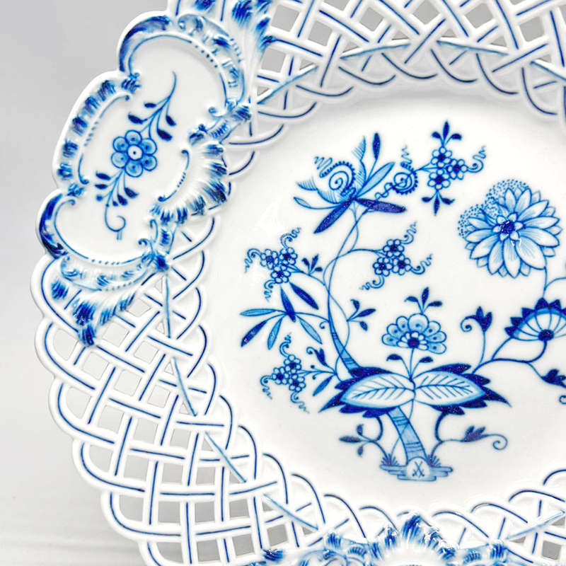 Meissen Onion Pattern Reticulated Bowl C1850