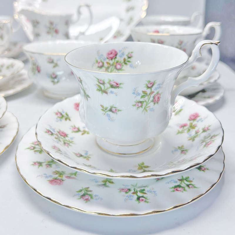 Royal Albert Winsome 21 Piece Tea Service