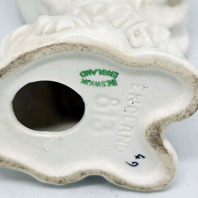 Beswick Dog With Ladybird On Nose