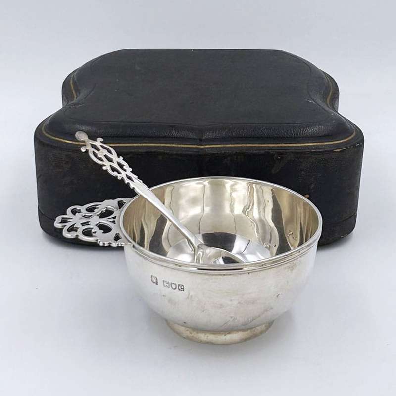 Hallmarked Porringer London 1900 Edward and Sons