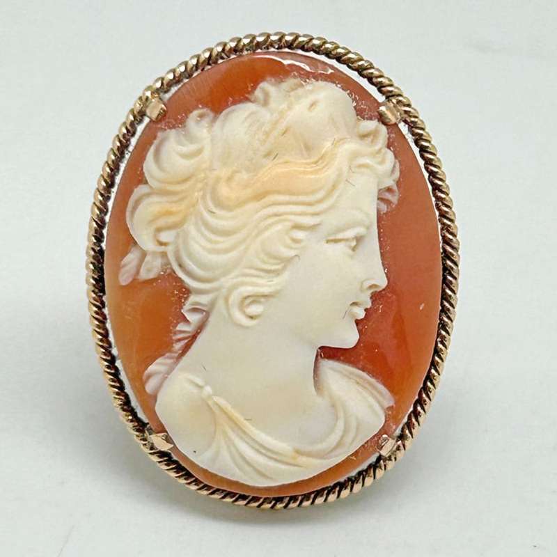 14 Carat Gold Conch Shell Cameo Ring
