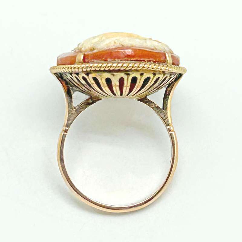 14 Carat Gold Conch Shell Cameo Ring