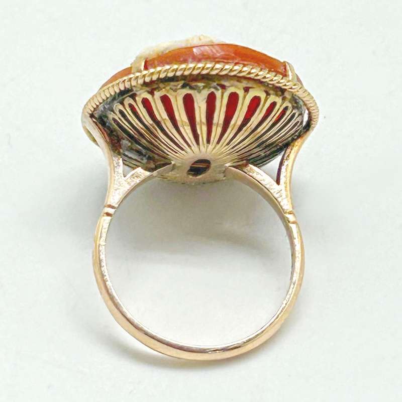 14 Carat Gold Conch Shell Cameo Ring
