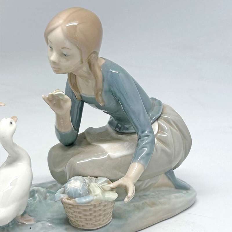 Lladro Figurine Food For Ducks 4849