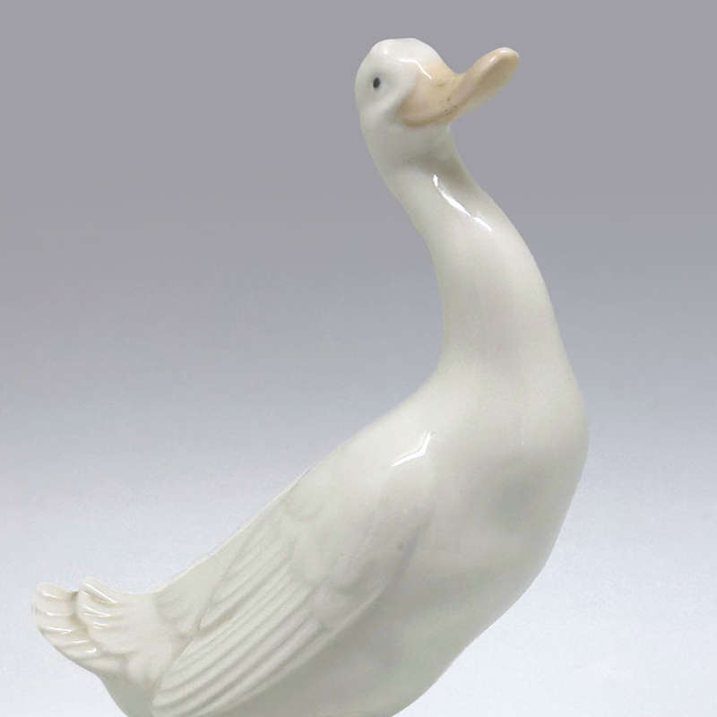 Nao Lladro Duck On Base Looking Up