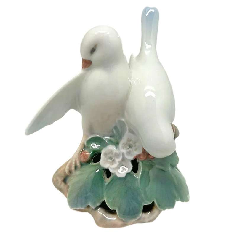 Royal Copenhagen Love Birds 402