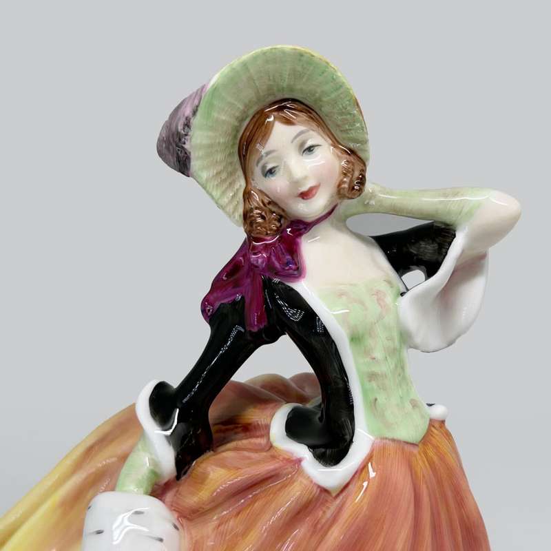 Royal Doulton Figurine Autumn Breezes HN2131