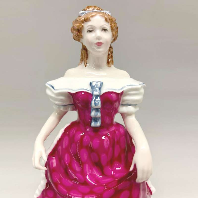 Royal Doulton Figurine Sweet Sixteen HN3648