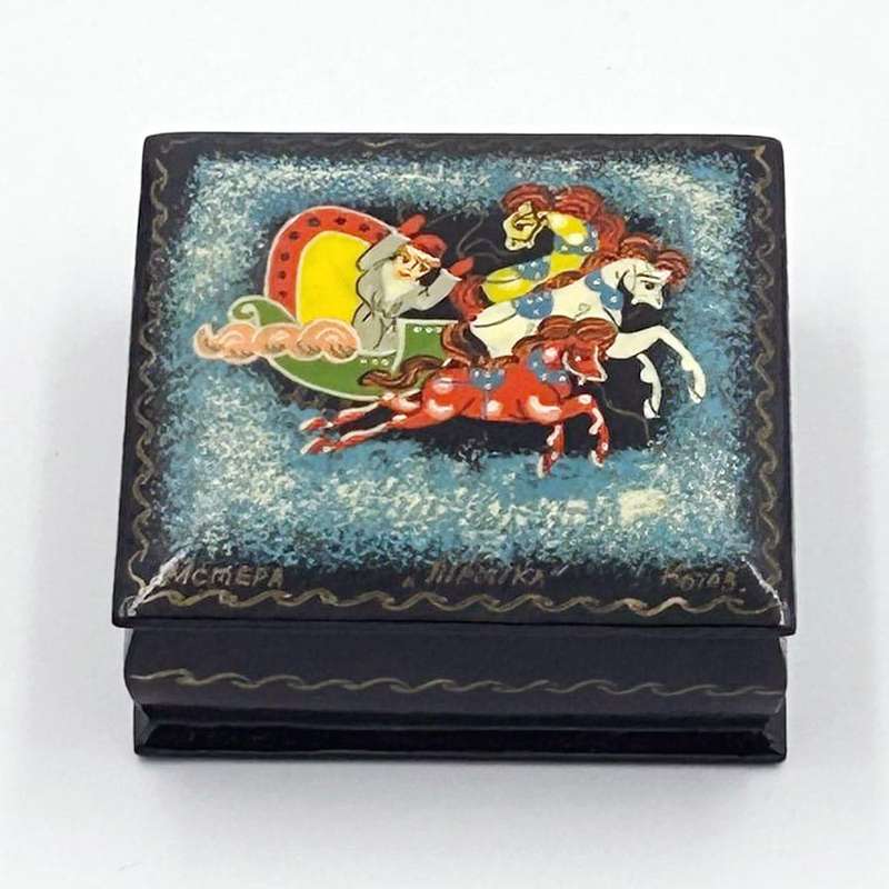 Russian Hand Painted Lacquered Box Horses and Sleigh