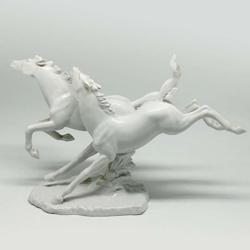 Schaubach Kunst Kurt Steiner Blanc De Chine Wild Horse Scene