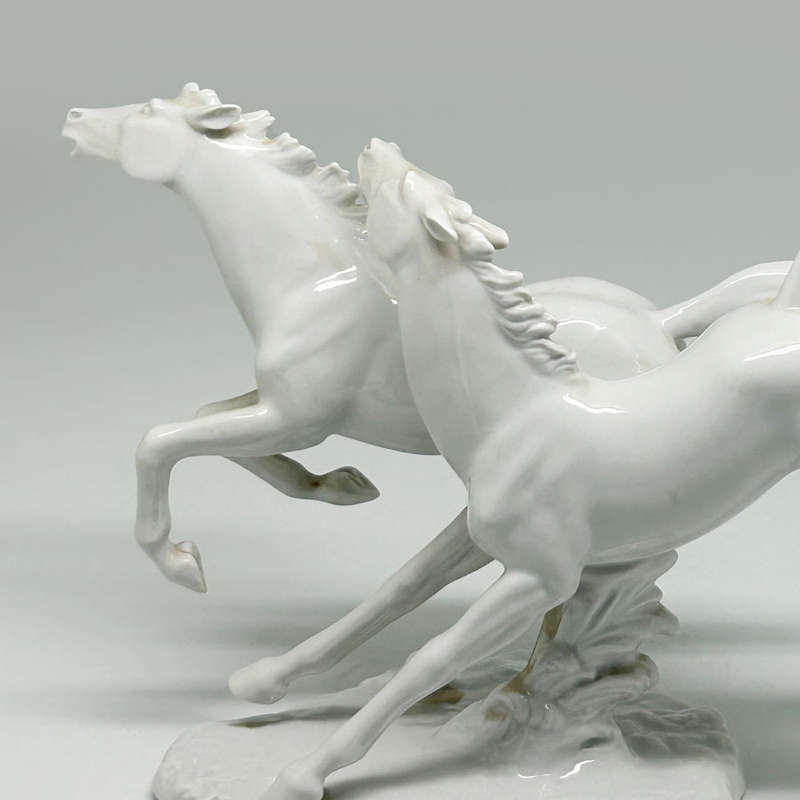 Schaubach Kunst Kurt Steiner Blanc De Chine Wild Horse Scene
