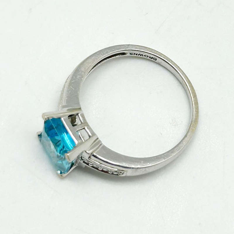 Topaz 9ct White Gold Cocktail Ring