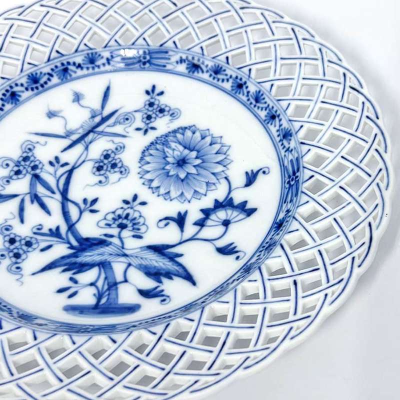Berlin KPM Onion Pattern Reticulated Plate C1945