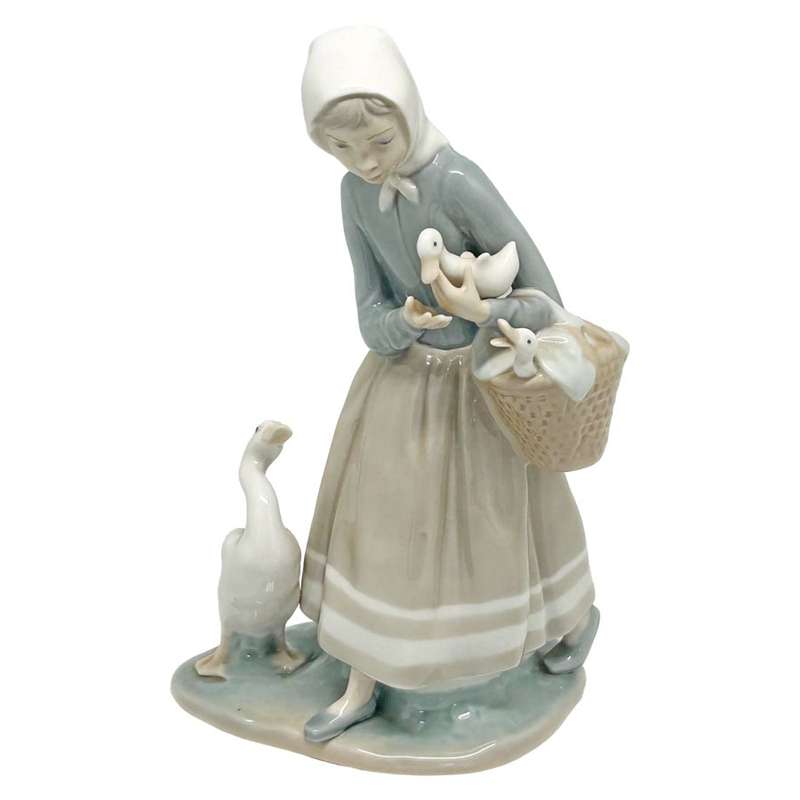 Lladro Figurine Girl With Baby Ducklings and  The Mother Duck