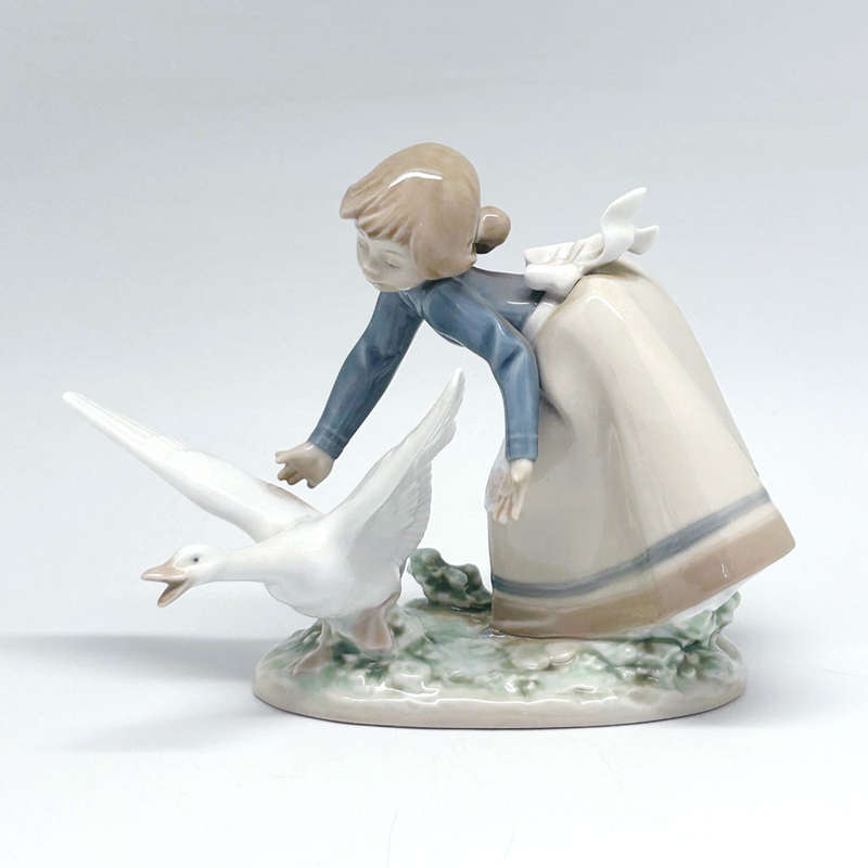 Lladro Figurine Wild Goose Chase 5553