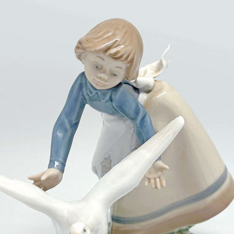 Lladro Figurine Wild Goose Chase 5553