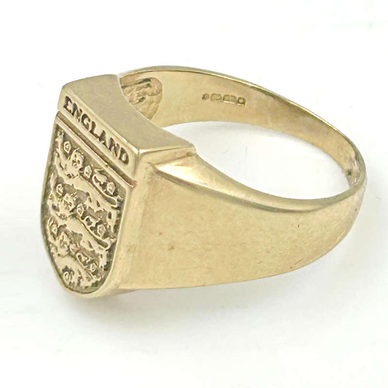 9 Carat Gold Mens Signet Ring England Crest