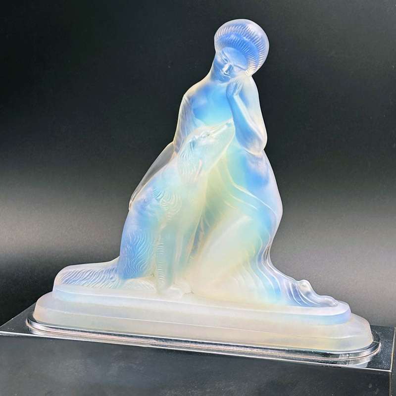 Art Deco Opalescent Glass Etling Figural Lamp Of A lady And Dog