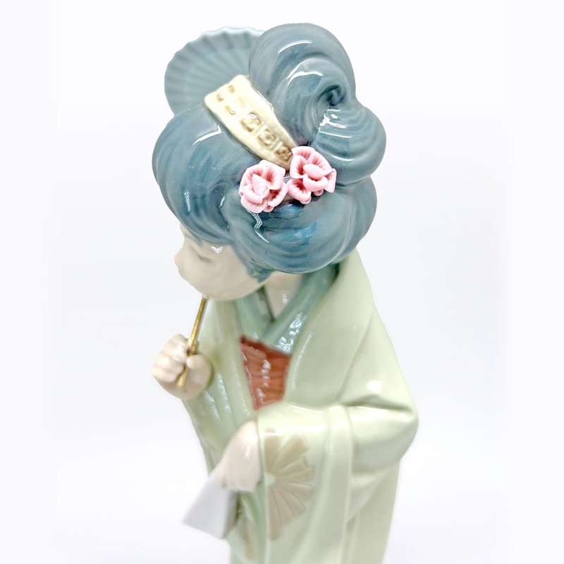 Lladro Spring Geisha 4988