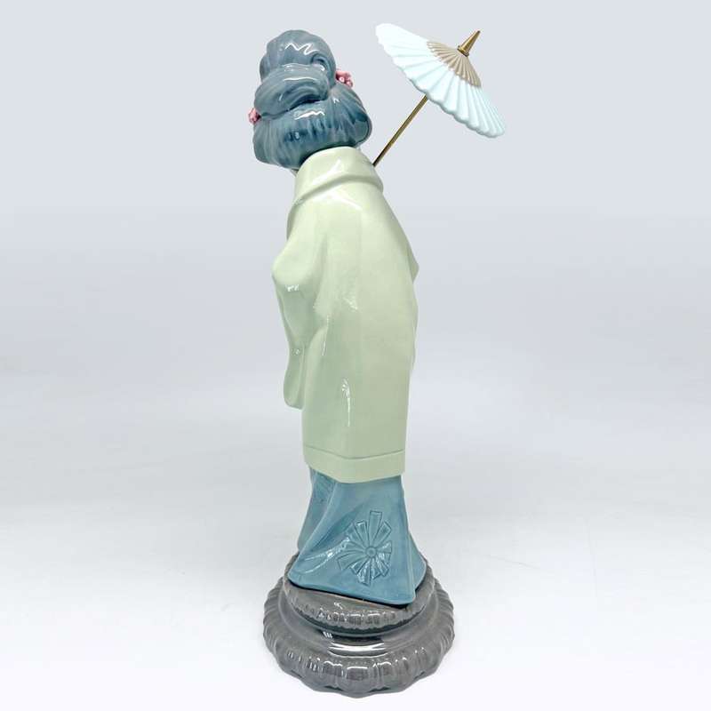 Lladro Spring Geisha 4988