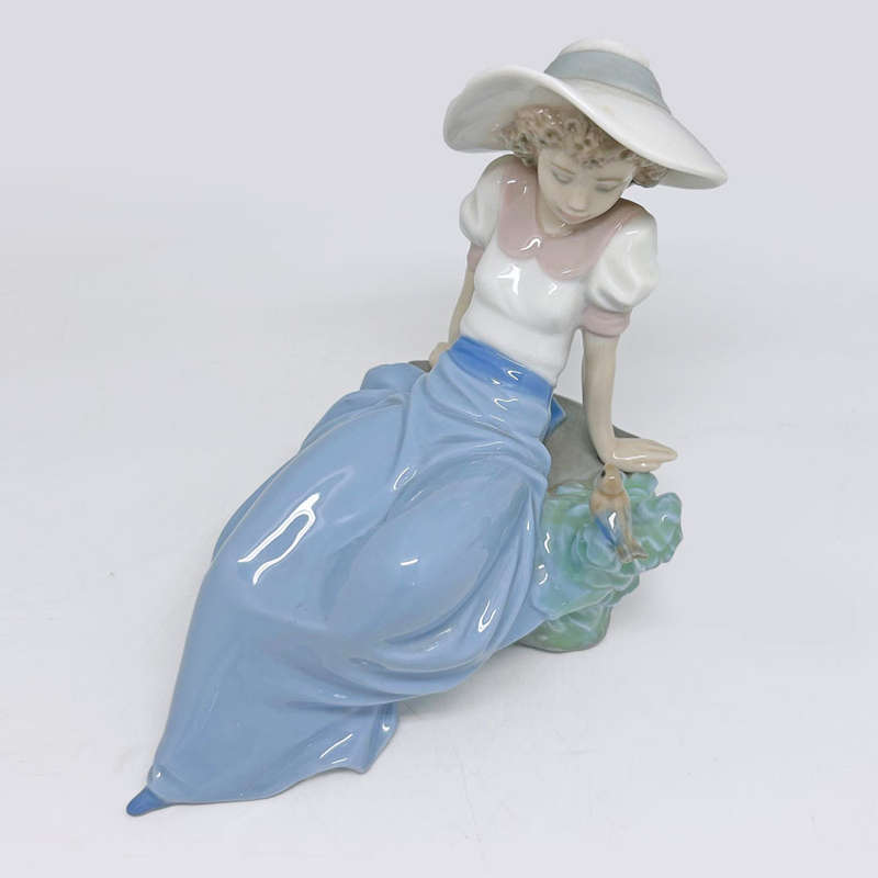 Nao Lladro Girl With Bird