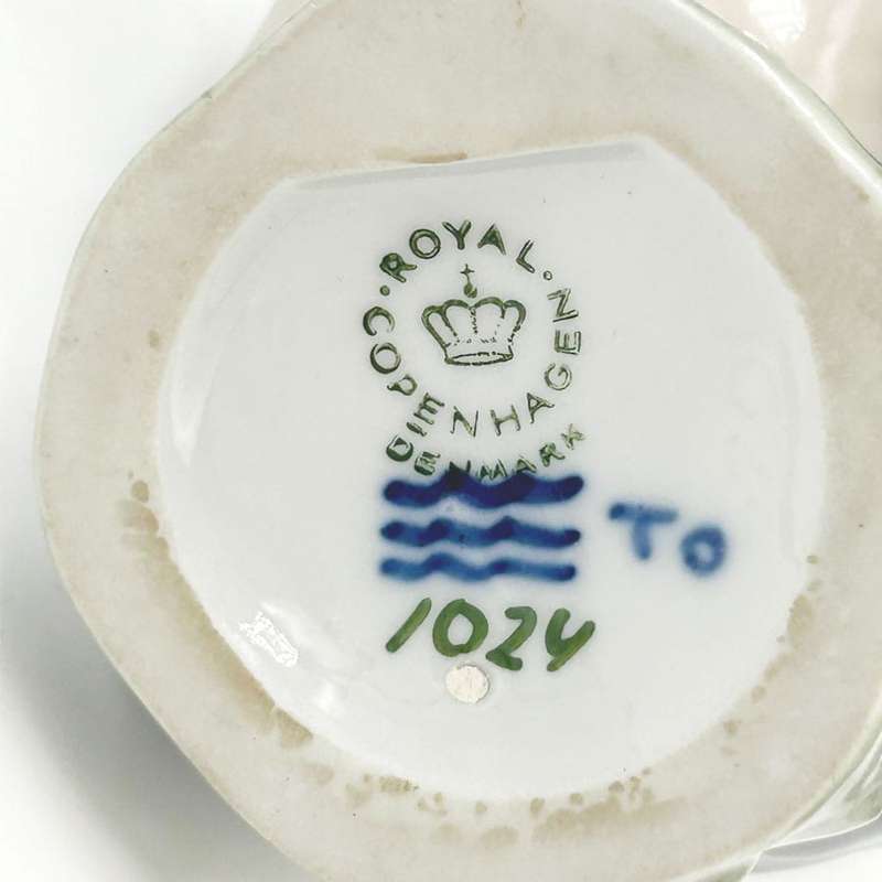 Royal Copenhagen Hen Figurine 1024