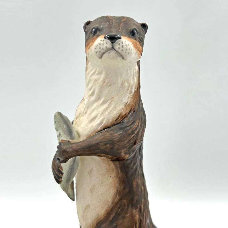 Royal Doulton Otter DA7 Wildlife Collection Figurine