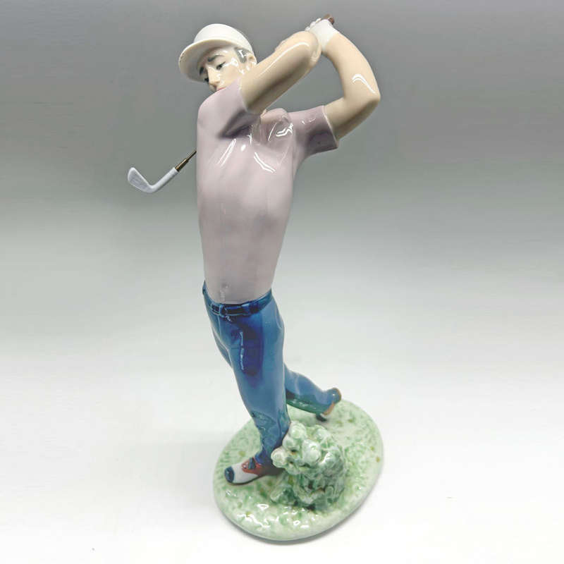 Lladro Male Golfer 6032 On The Green