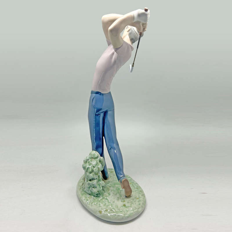 Lladro Male Golfer 6032 On The Green