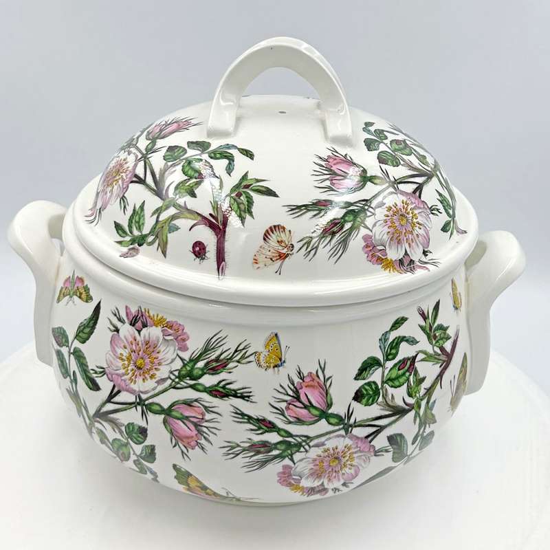 Portmeirion Botanic Garden Large Christmas Rose  Covered Casserole