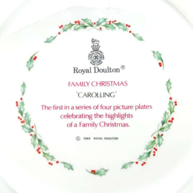 Royal Doulton Christmas Plate 1989 Carolling