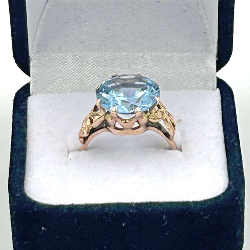9Ct Gold Faceted Topaz Cocktail Ring