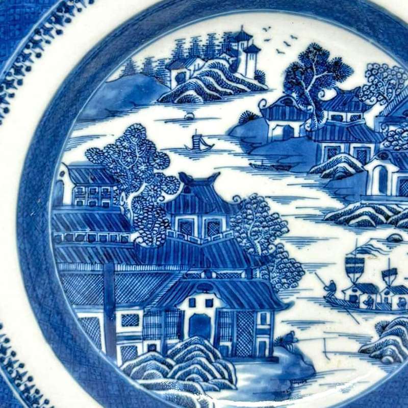 Chinese Blue and White Qianlong Lipped Bowl  C1760