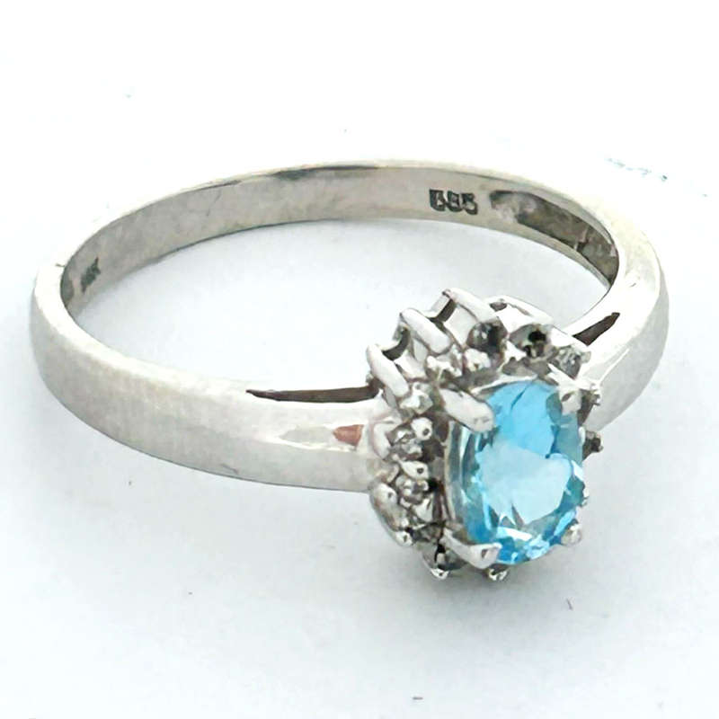 14ct White Gold Diamond and Topaz Ring