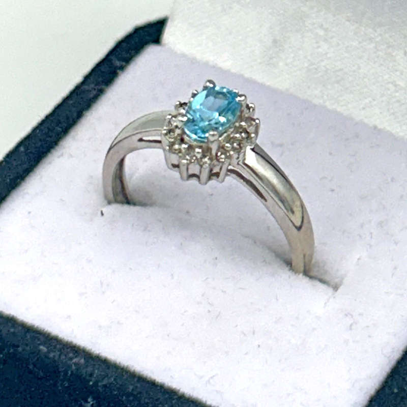 14ct White Gold Diamond and Topaz Ring